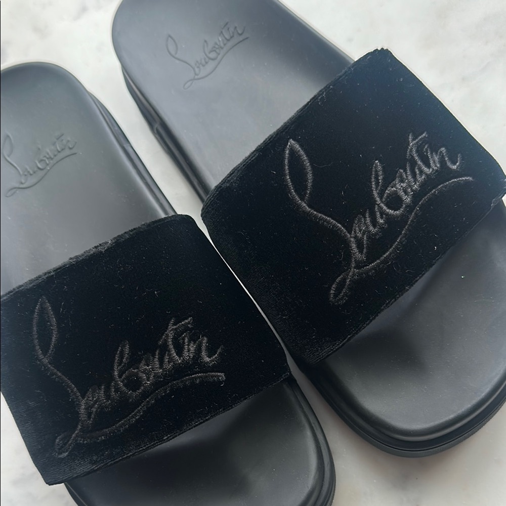 NEW Christian Louboutin Navy Pool Slide Sandals color is BLACK/Sz 38 runs small!